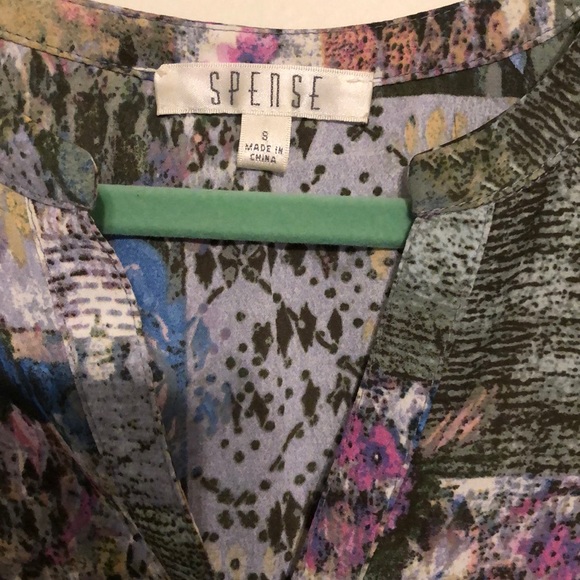 High-Low Sleeveless Button-up Blouse. Size Small - Picture 6 of 7